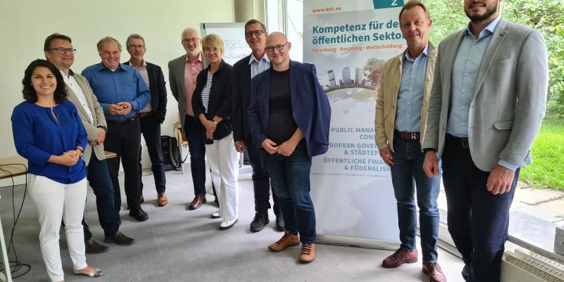 Die Teilnehmer*innen am zweiten Workshop: Dalilah Pichler (KDZ), Markus Hödl (Bruck an der Mur, Stmk.), Klaus Wirth (KDZ), Oskar Januschke (Lienz, Tir.), Karl Aufner (Mattersburg, Bgld.), Petra Holl (Oberalm, Sbg.), Martin Duelli (Feldkrich, Vlbg.), Thomas Prorok (KDZ), Mario Abl (Trofaiach, Stmk.), Johannes Kreinecker (Eferding, OÖ).